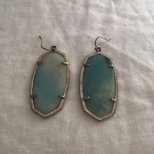 Kendra Scott Danielle earrings!